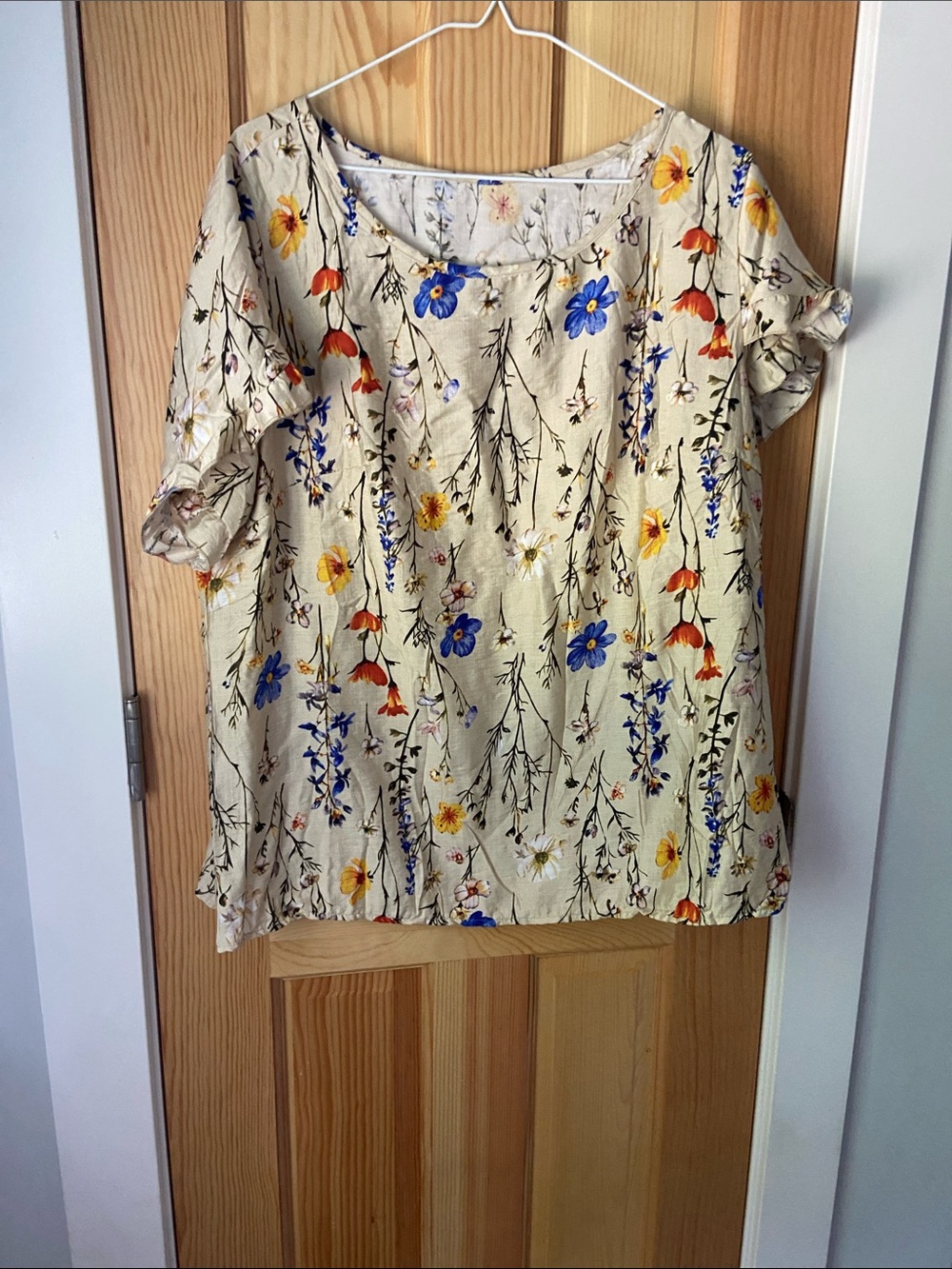 Cream Floral Short-Sleeve Women's Blouse